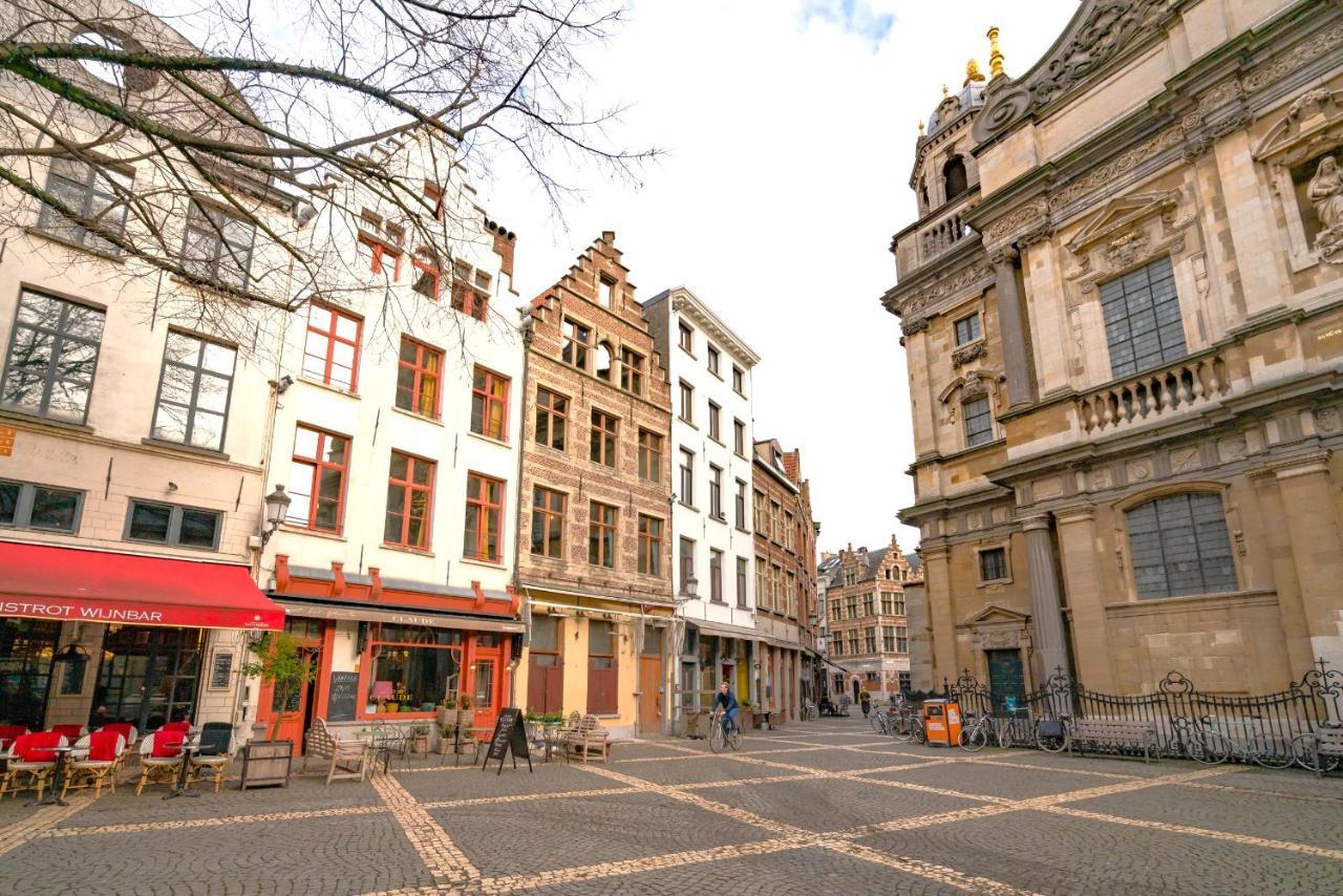 The Hendrik Square Residence Anversa Esterno foto