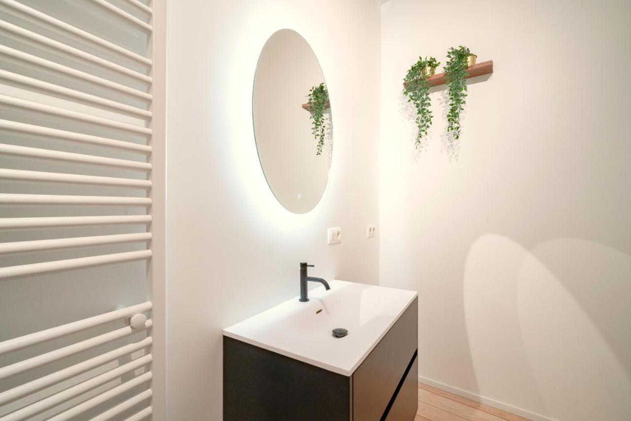 The Hendrik Square Residence Anversa Esterno foto